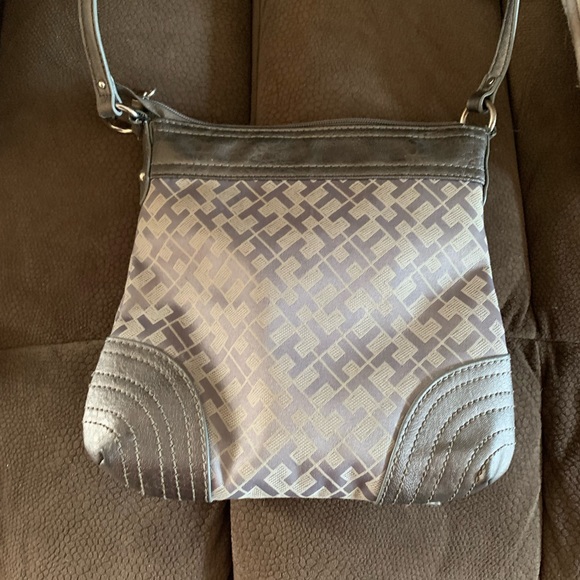 Tommy Hilfiger bag - Picture 3 of 5